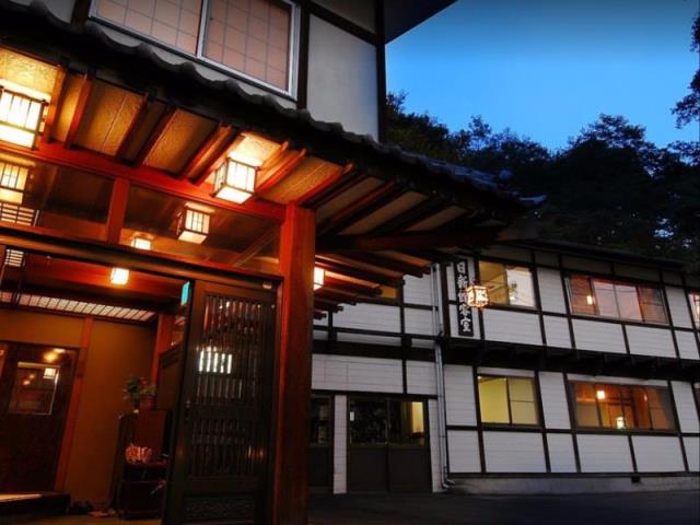 Gunma - Kusatsu: Luxurious Traditional Accommodation Options