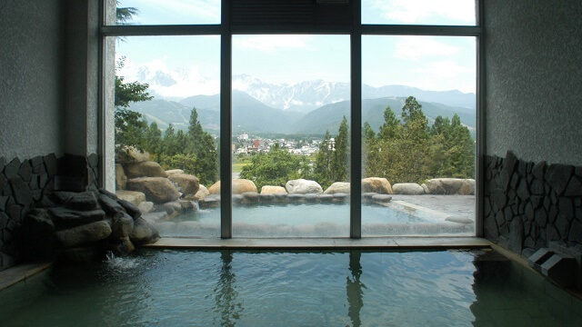 Hakuba Onsen: Cold Snow and a Hot Soak