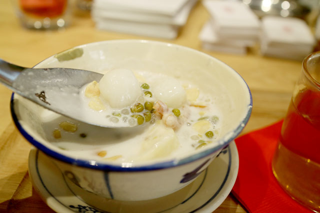 Coconut Milk Che (offered during winter time)