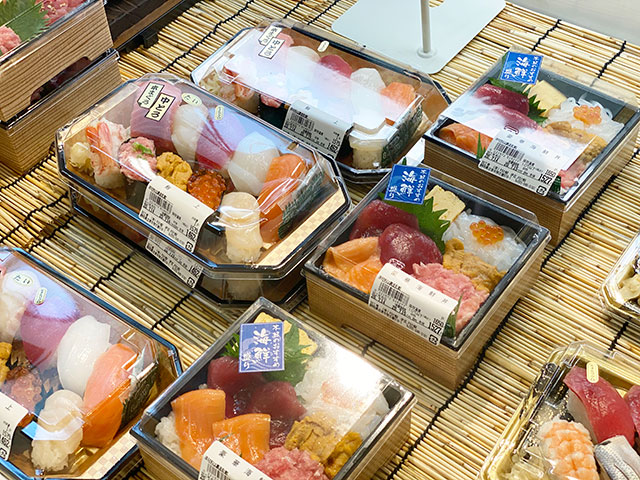 「海鮮丼屋」のお寿司、種類もたくさんありますよ！