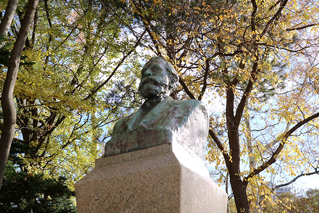 初代教頭クラーク博士の銅像