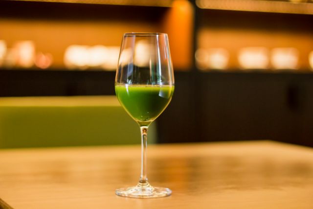 1899手作りの、色鮮やかな「抹茶ワイン」