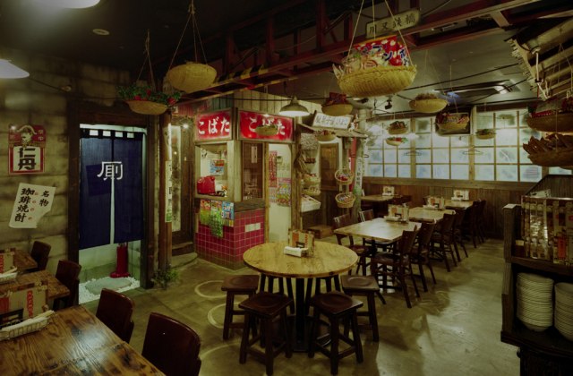 駄菓子バー　店内