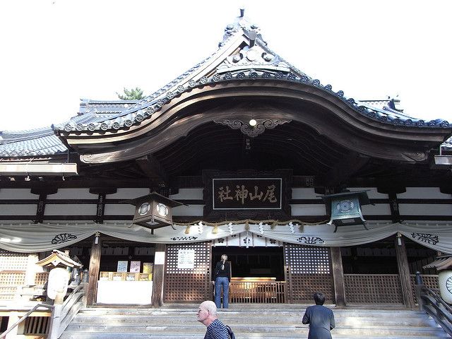 拝殿・尾山神社