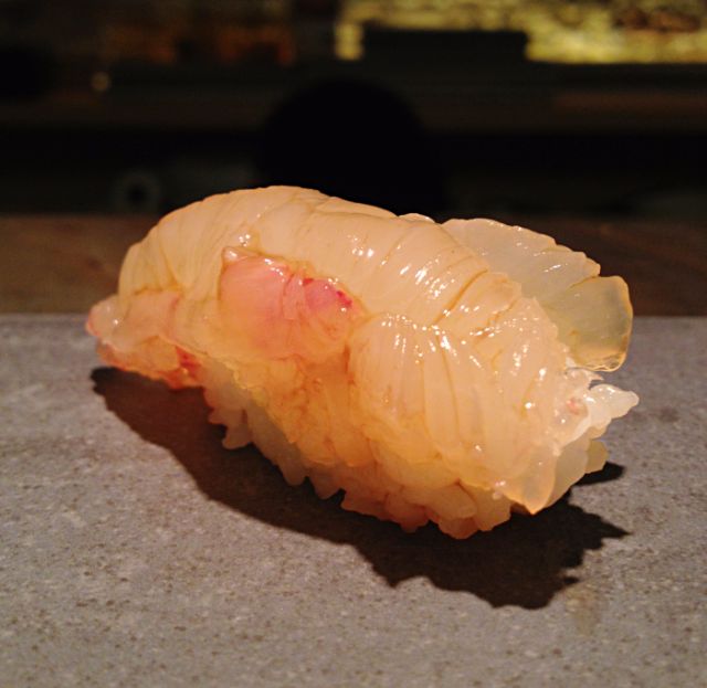 ぷりっとした食感が写真からも伝わってくる「ロブスター寿司」