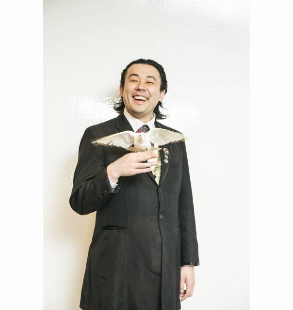 「手品家　新宿店」店長・東邦（TOHO）さん