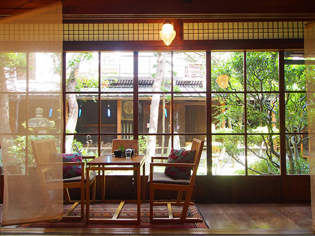 【高山カフェ探訪】縁側席がねらい目＆hearts;秘密にしたくなるとっておき空間「カフェ青」