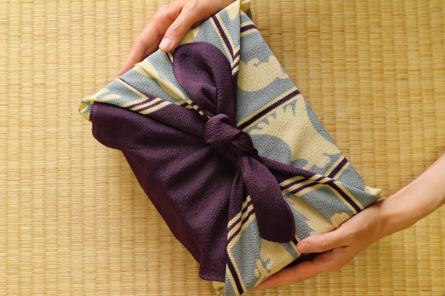 Enjoy Wrapping: The Appeal of Sustainable Furoshiki Cloths