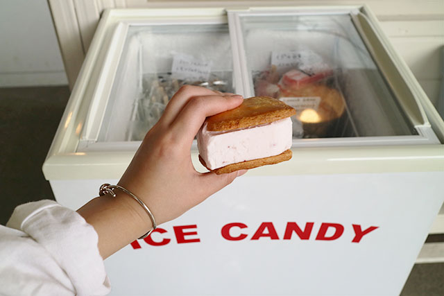 アイスクリームサンドイッチ　イチゴマスカルポーネ　432円(税込)