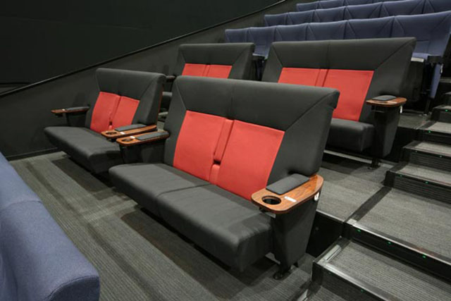 東京近郊│おすすめ映画館】カップルシートや4DX、都内初