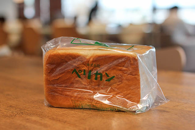 식빵 1근 380엔(세금포함)