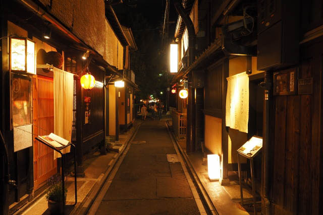 祇園】飲み歩くなら「先斗町」で決まり。京の夜の世界へ迷い込もう