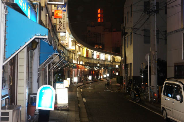 橫濱的有名酒吧街就是野毛