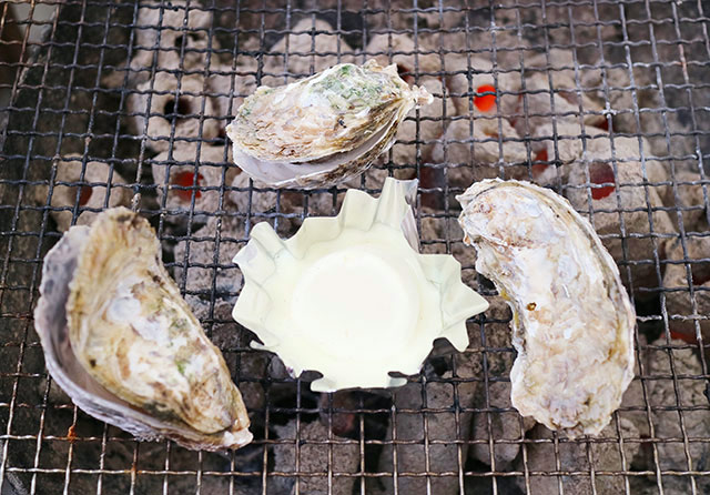 福岡・糸島『岐志漁港』の牡蠣小屋を美味しくお得に食べる方法、教えちゃいます！