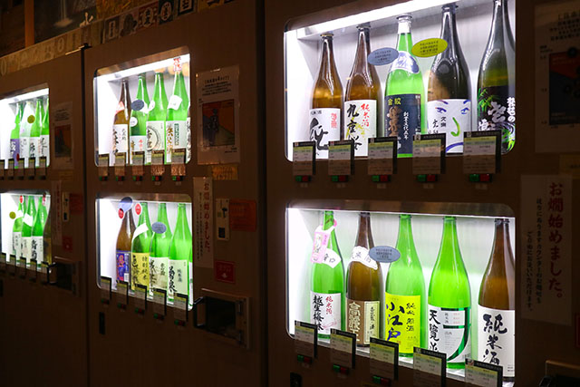 お隣の「ききざけ処」では、埼玉の地酒を思う存分試し飲み！（有料）