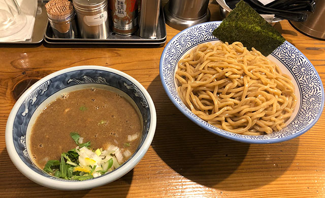 「道玄坂マンモス」の「濃厚つけ麺」800円（税込）