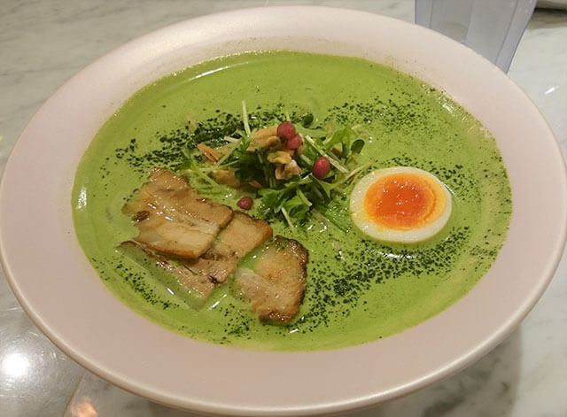 「MENSHO SAN FRANCISCO(メンショー サンフランシスコ)」の「抹茶鶏白湯らぁめん」980円（税込）