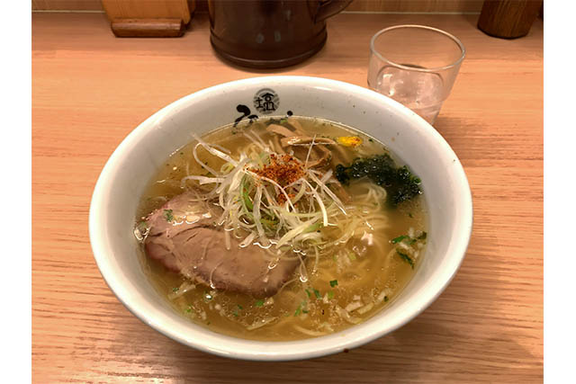 「ひるがお」の「塩らーめん ひるがお盛り」1,080円（税込）