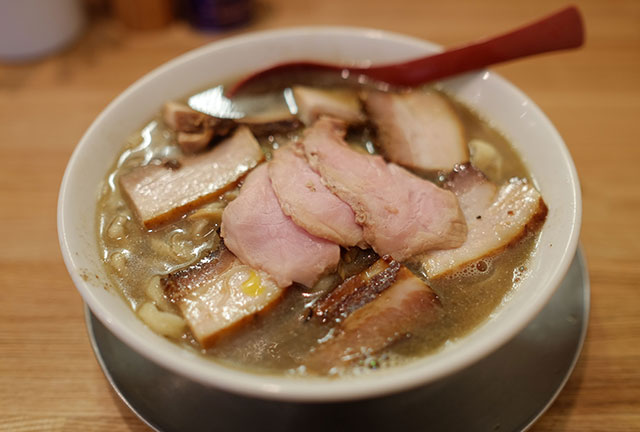 「麺や 七彩(しちさい)」の「喜多方肉そば」1,070円（税込）