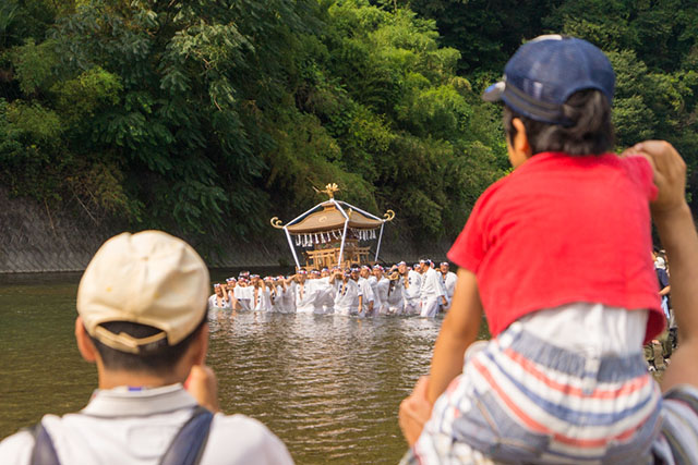 毎年7月19日、20日に行われる「秩父川瀬祭」