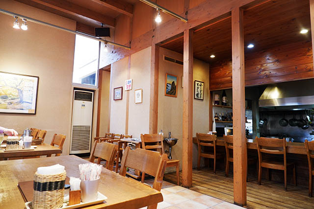 どんぐり　店内