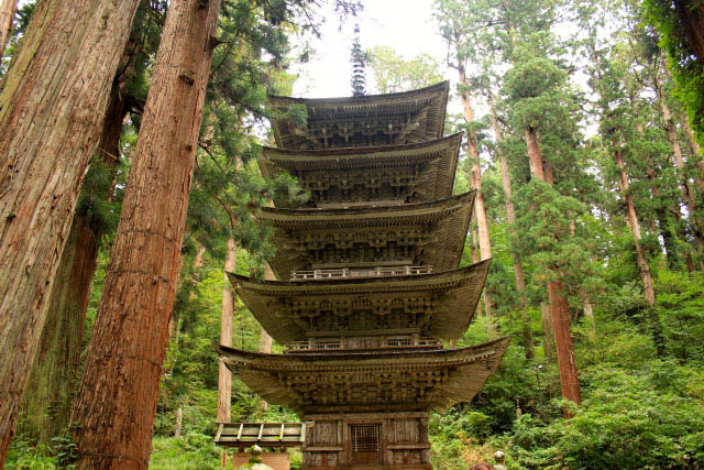 羽黒山　国宝・五重塔