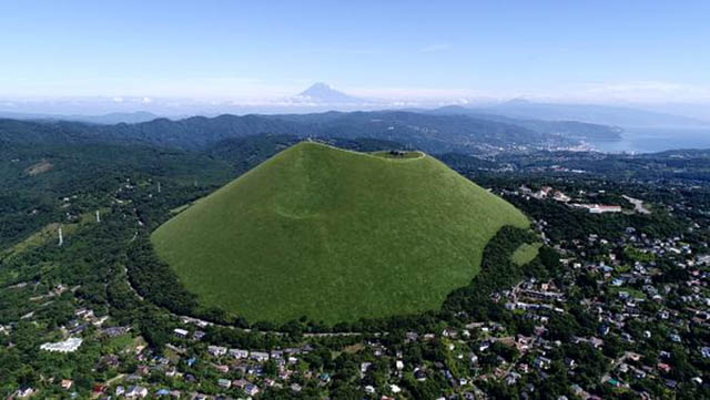 大室山　上空からの眺め