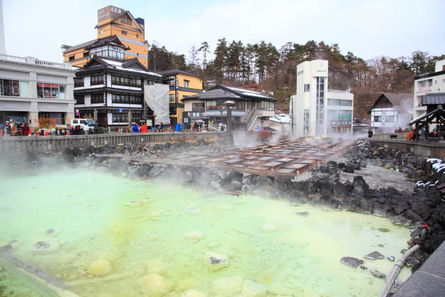 草津温泉　湯畑
