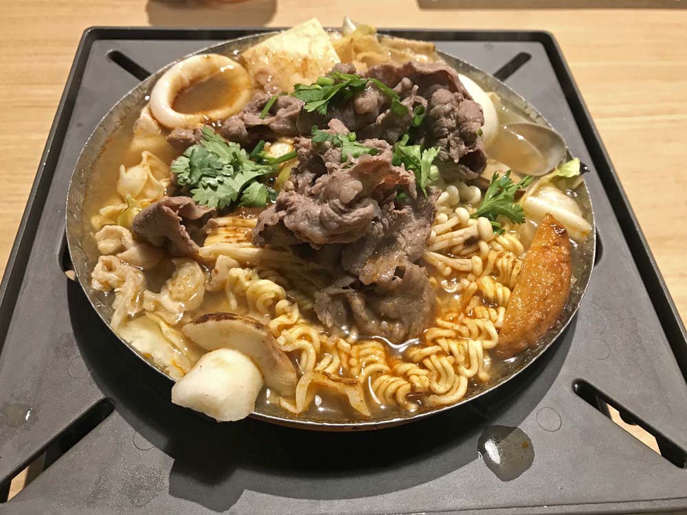 おかわり!東京ひとりめし―シャイな人でも行きやすい、ひとりの行きつけ120軒。 ひとり飯をみんなで楽しむプロジェクト：テレビ東京