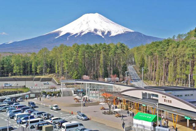 「道の駅 富士吉田」　富士山を目の前に望める絶景道の駅！
