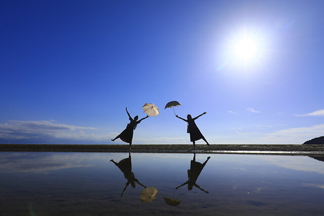 日本のウユニ塩湖  天空の鏡「父母ヶ浜」の絶景