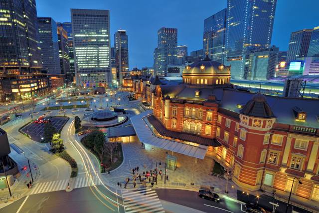 「KITTEガーデン」から見た東京駅舎