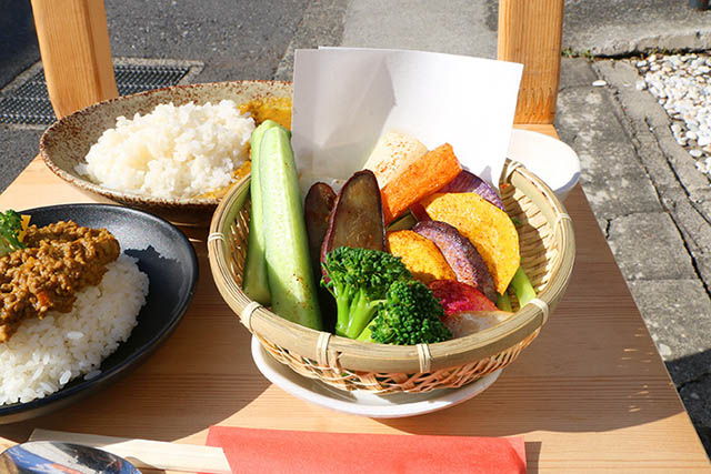 大きくカットされた鎌倉野菜が存在感抜群！
