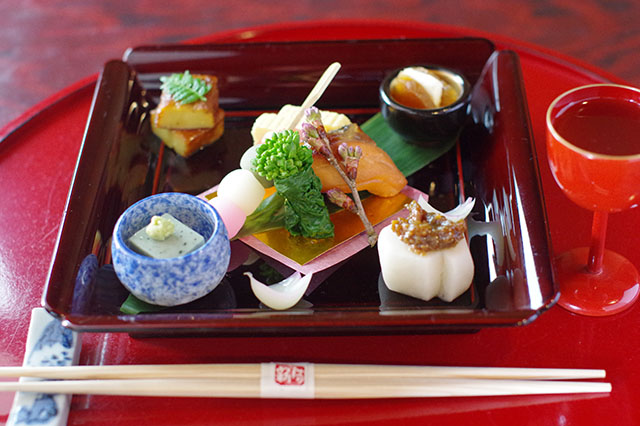 「会席料理」6,480円から / 奈良の食材が盛り込まれた前菜