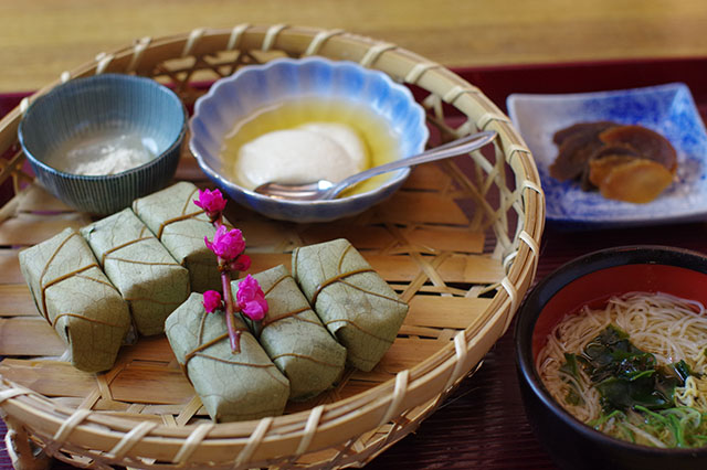 柿の葉寿司、三輪素麺を使ったにゅうめんのセット「吉野御膳」1,350円