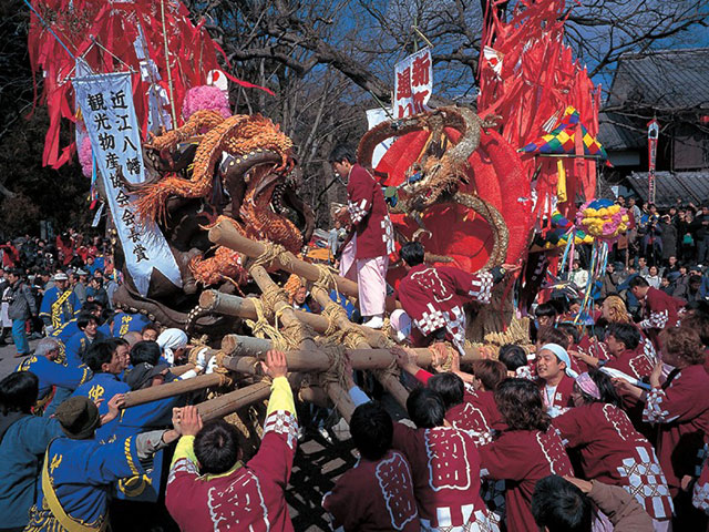 滋賀—「近江八幡 左義長祭」