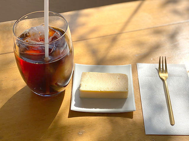 Iced coffee and signature cheesecake