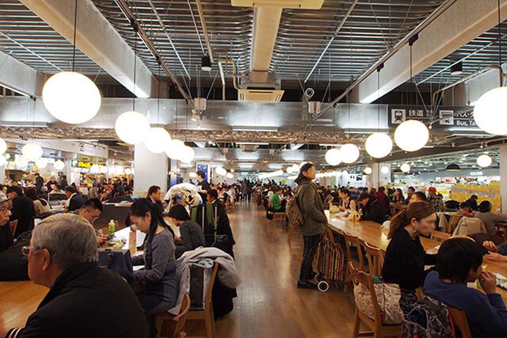 The food court at Terminal 3