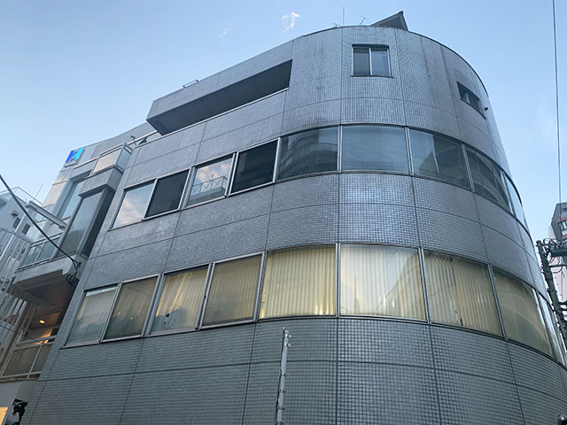 Salon Nubatama is inside Aoyama ibis building (青山アイビスビル)