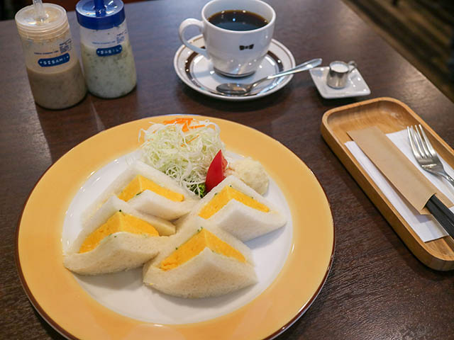煎蛋三明治套餐（附咖啡、沙拉）800日圓（含稅）（早餐套餐供應時間7：00〜11：00）