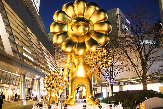 Takashi Murakami with Haha Bangla Manus (Ohana-no-Oyako) in