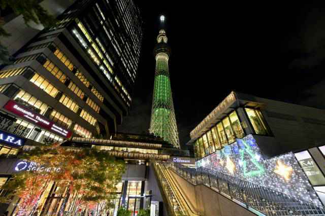 Sky Tree lit up in special Christmas color
