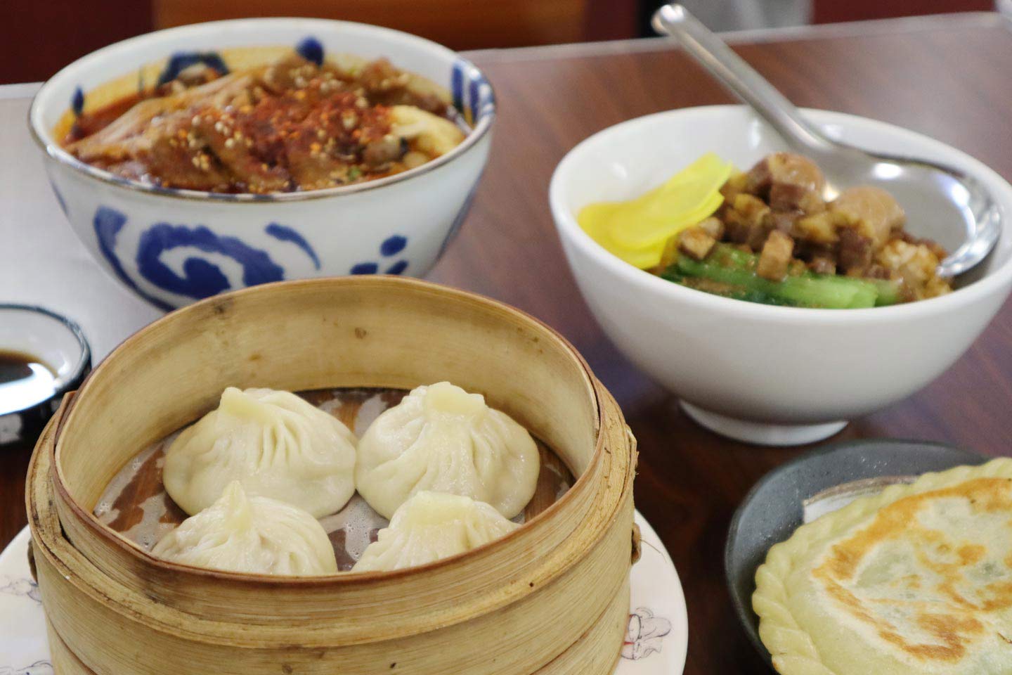 有誼食府 集結了中國台灣的各種美食