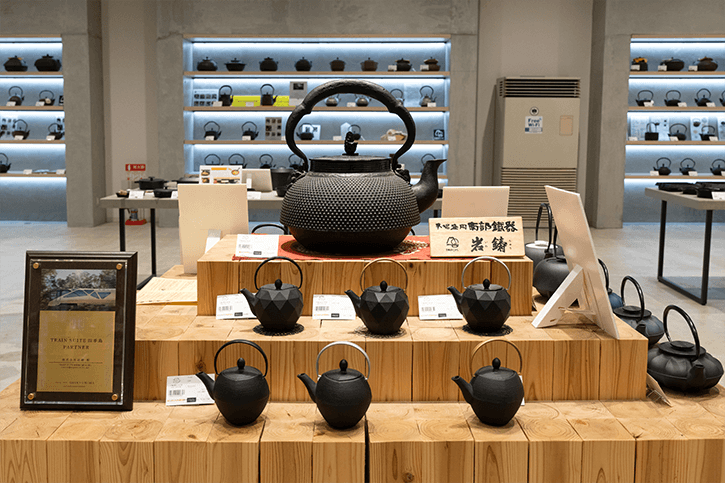 Nanbu Tekki – Iwate's Iconic Japanese Tea Pots | Japan