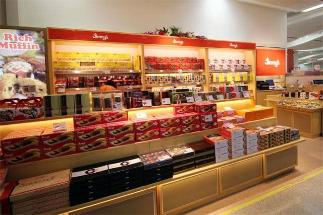 空港店限定でリッチマフィン（6個入） 1510円や、紅芋＆シークヮーサーショコラ（10個入）1080円なども販売しています。