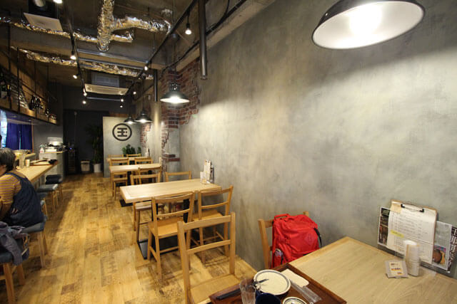 味噌めしや まるたま　店内