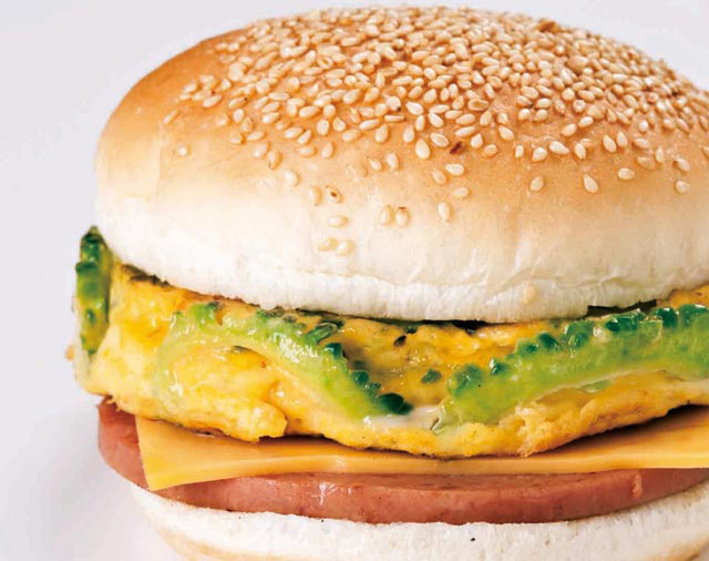 ちらりとのぞく緑のアイツ