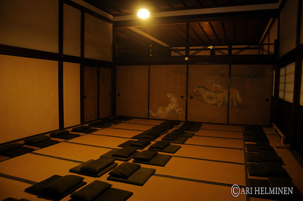 座禅体験ができる！京都最古の弾寺「建仁寺」