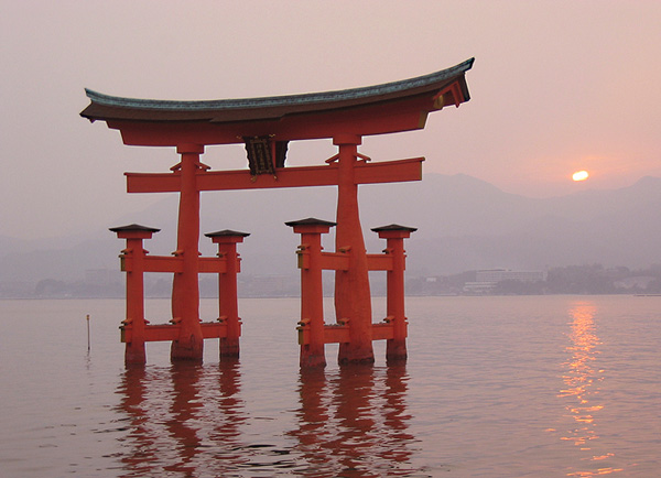 一生に一度は行きたい！神々が住まう「厳島神社」の魅力を紹介