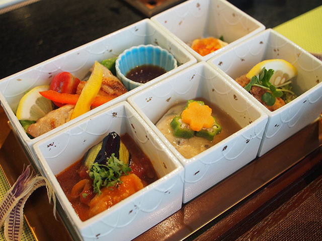 洋問わない有田焼のうつわのバリエーショに、料理欲もアガる！